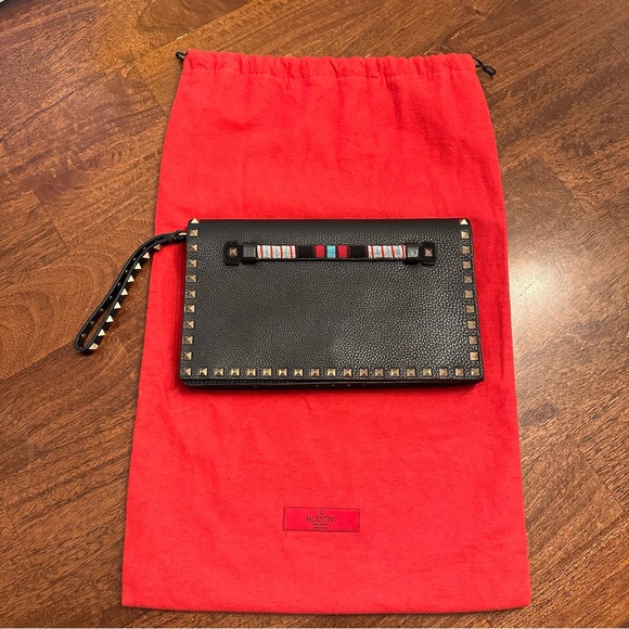 Valentino Handbags - Valentino Garavani Rockstud calfskin leather clutch bag with beaded handle w COA